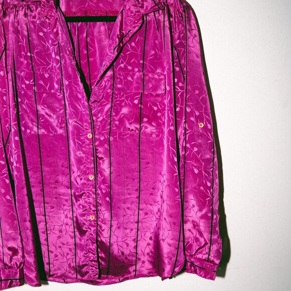Vintage Fuchsia Gel Esprit Blouse with Black Stripes & Shimmery Floral Pattern - Picture 4 of 8